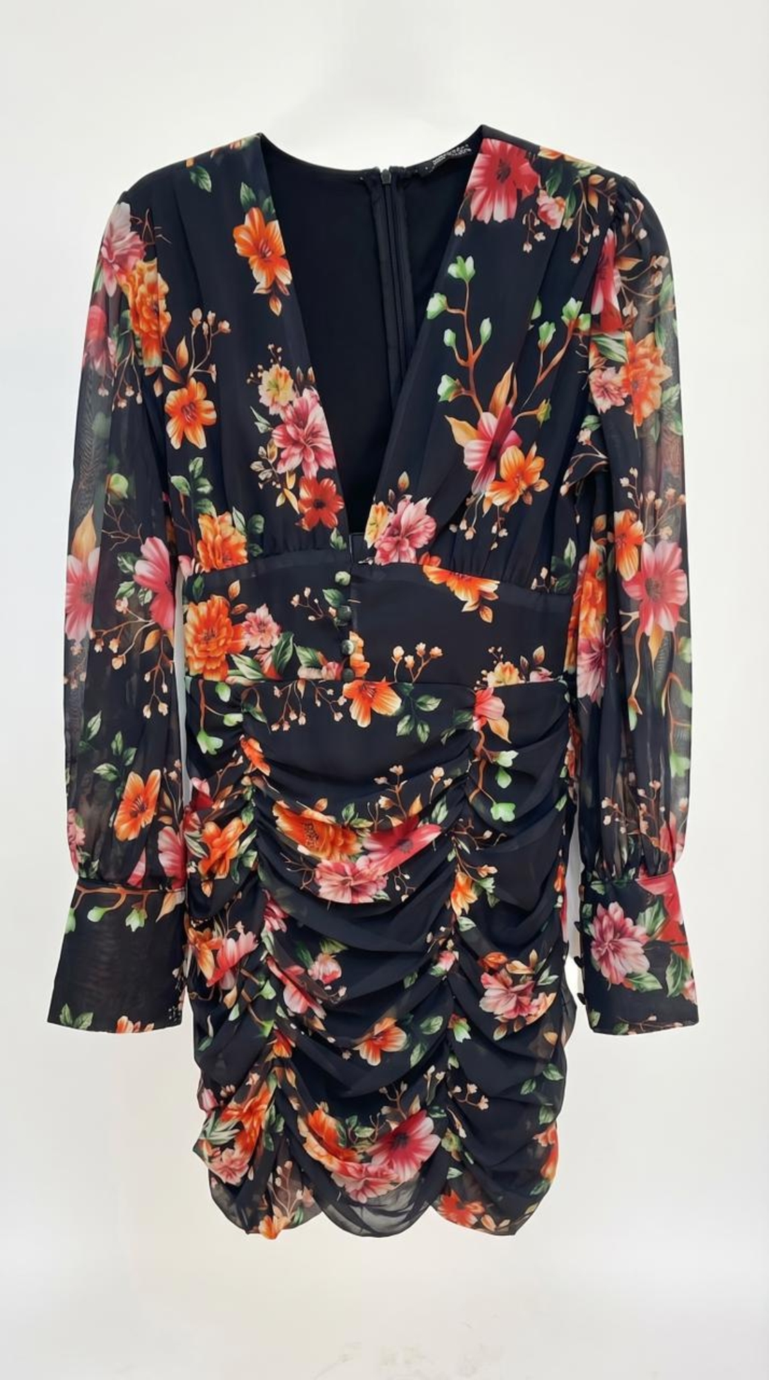 שמלת קוקטייל קצרה עם דפס פרחוני צבעוני וגזרת כיווצים מחמיאה - שרוולים ארוכים