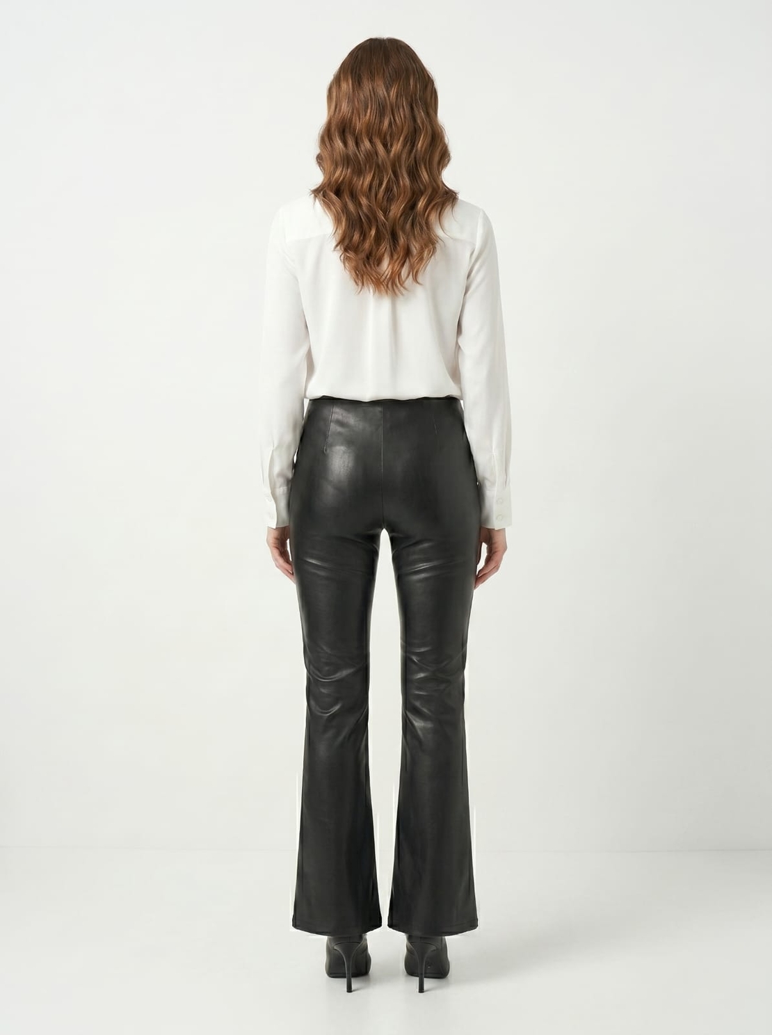 כותרת: מכנסי דמוי עור יוקרתיים - קולקציית ANTIGO