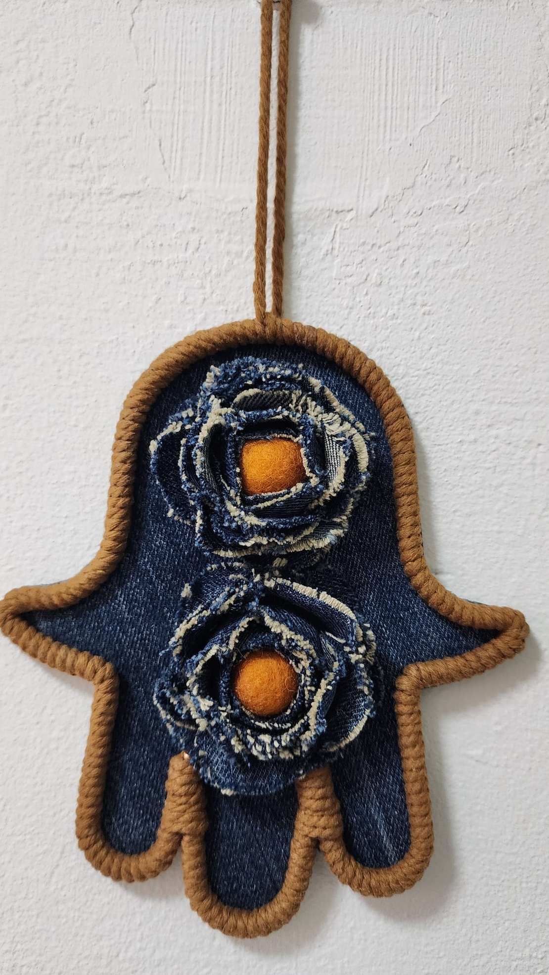 חמסת אדמה מוזהבת -  “Golden Ground”