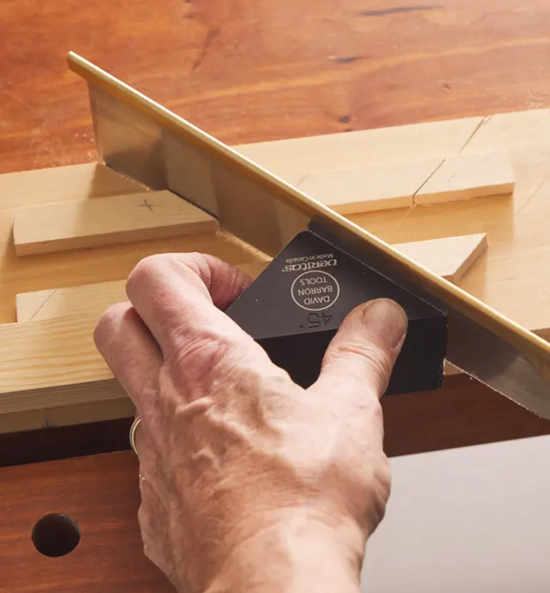 מוביל ניסור מגנטי BARRON MAGNETIC SAW GUIDE