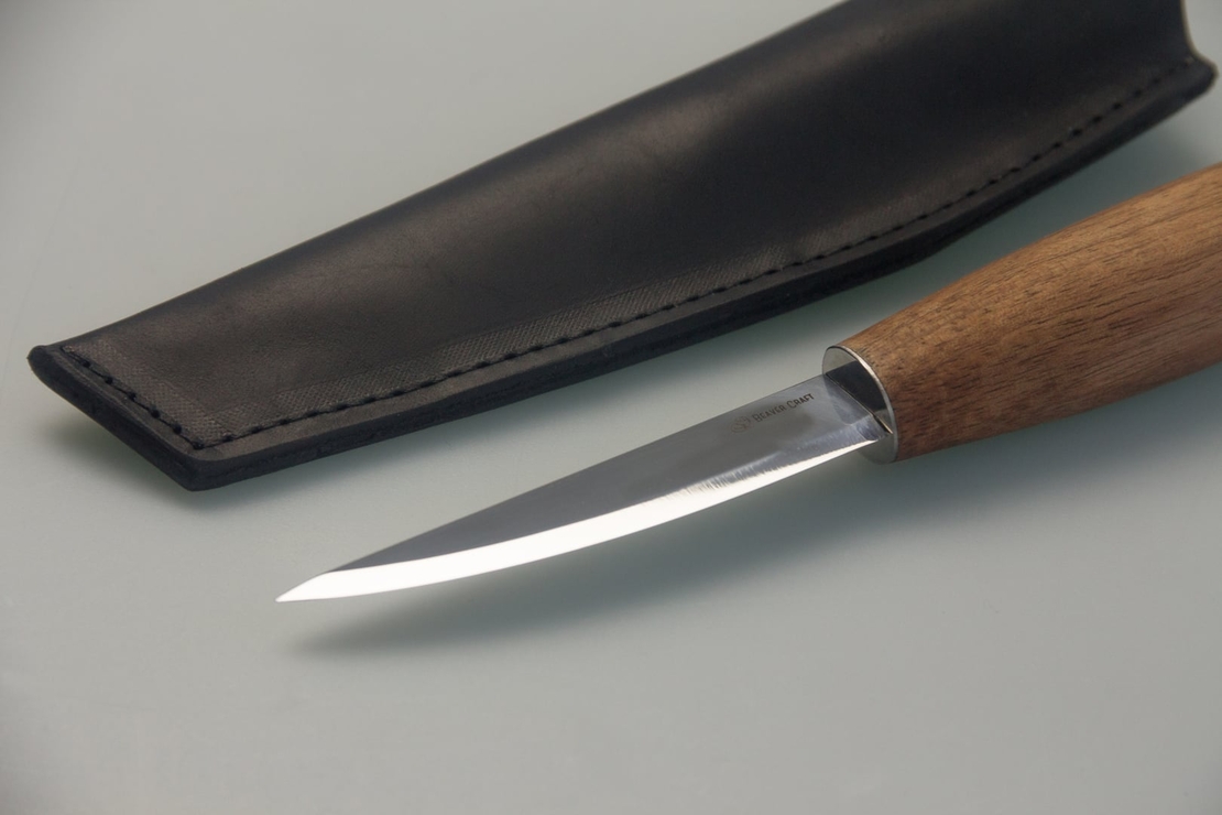 סכין גילוף ארוכה עם ידית אגוז BEAVERCRAFT C4X
