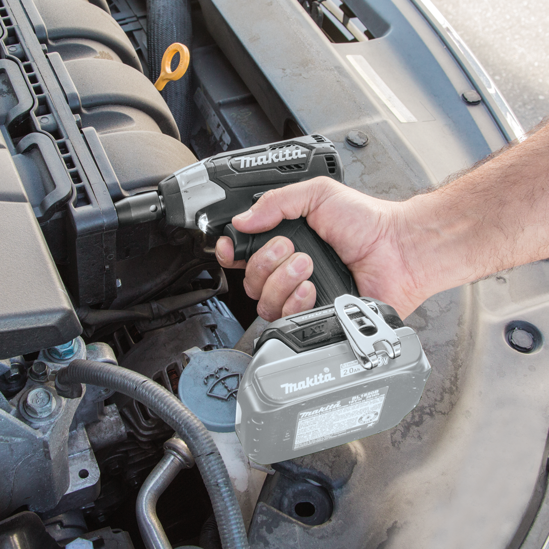מפתח רטיטה מקיטה 3/8 נטען 18V (גוף בלבד) Makita DTW180Z / XWT12