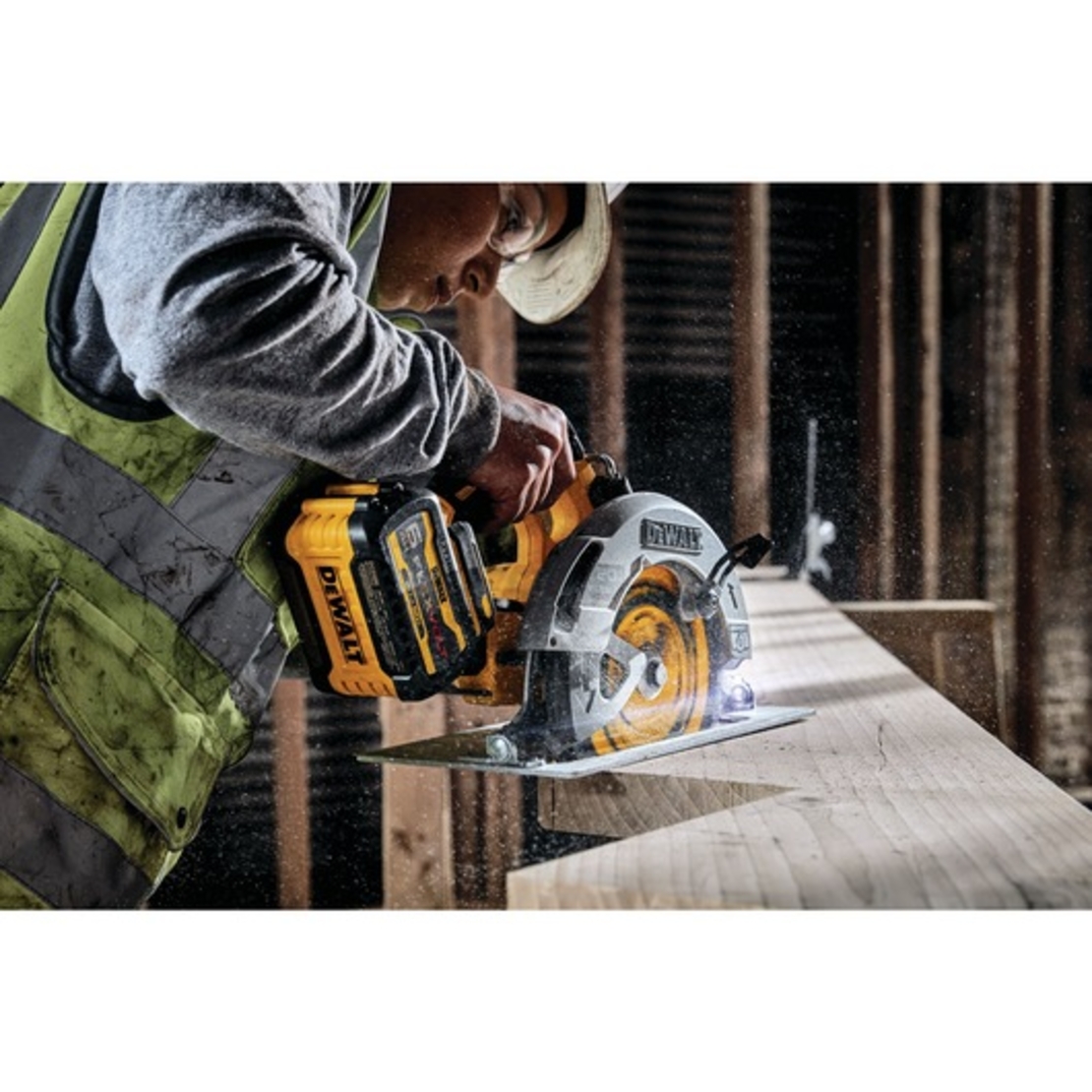 מסור עגול נטען בראשלס ¼7 דיוולט 18/20/54V דגם DeWalt FLEXVOLT Advantage DCS573 (גוף בלבד)