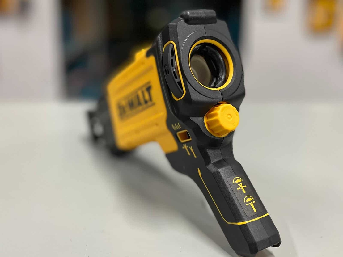 מחסנית לברגים למברגת גבס מבית DeWalt דגם חדש DCF6202