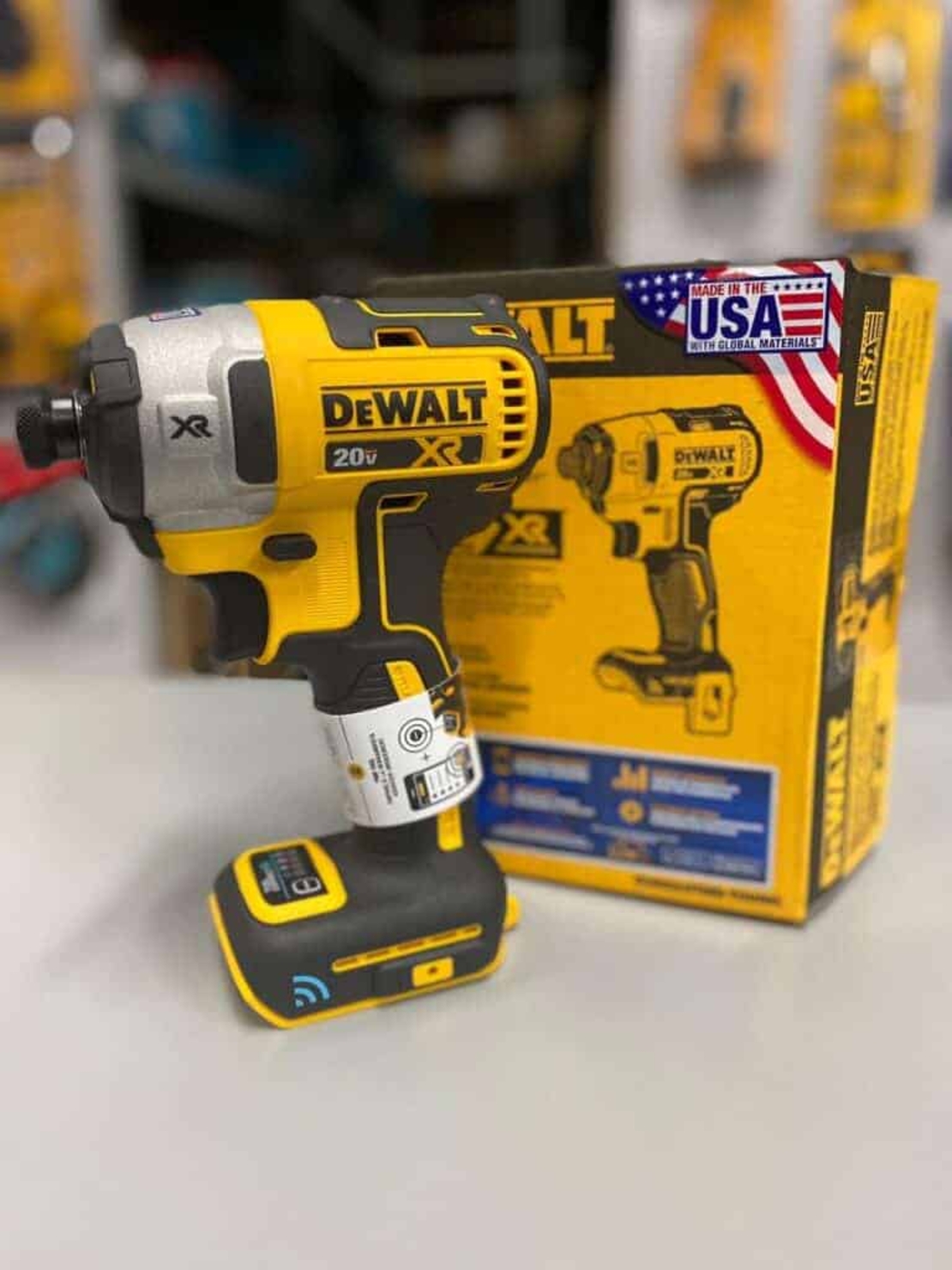 מברגת אימפקט דיוולט דגם 18/20V DeWalt XR WIFI DCF888