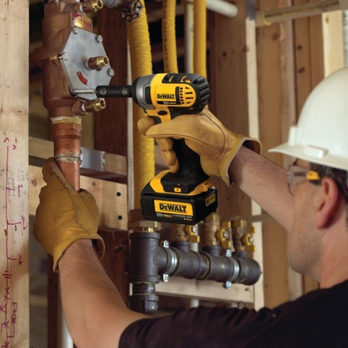 מפתח רטיטה 3/8 18/20V דיוולט דגם DEWALT DCF883 (גוף בלבד)