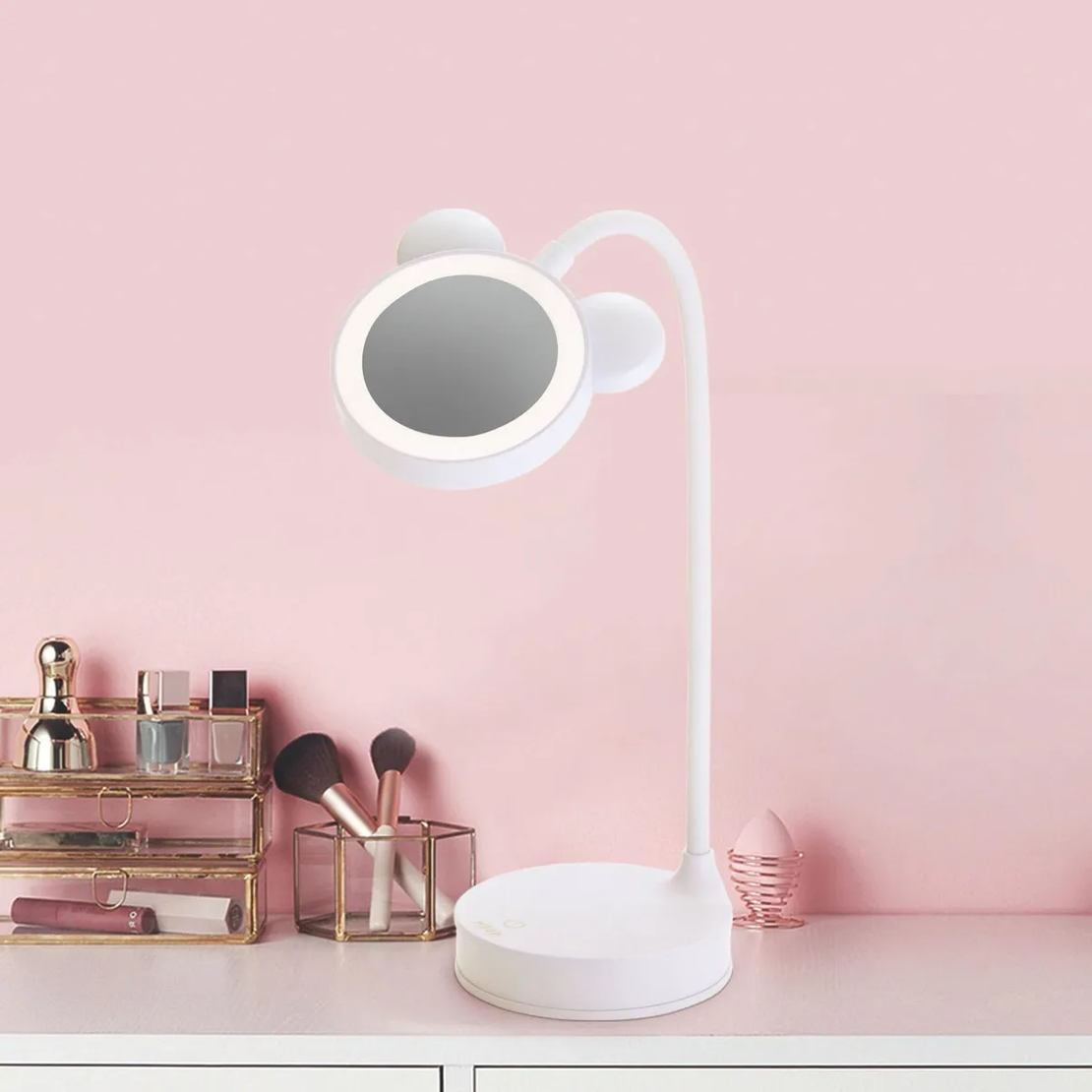 מראה עם תאורה