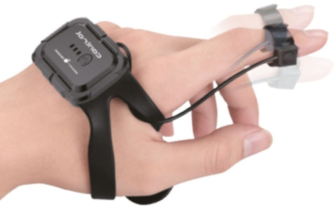 טנק על שלט עם אורות, צלילים וגלגלים מתרחבים שיורה כדורי ג'ל מים, כולל צמיד יד לשליטה מלאה