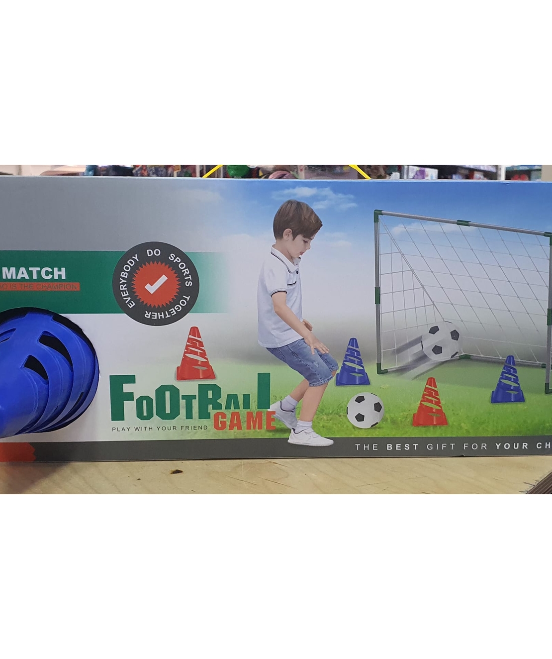 שער כדורגל  + קונוסים
