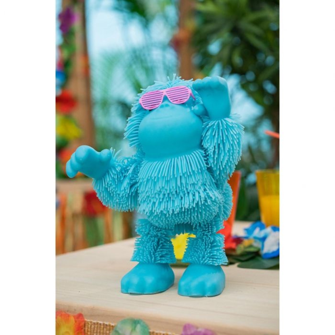 دمية تمشي مع اصوات