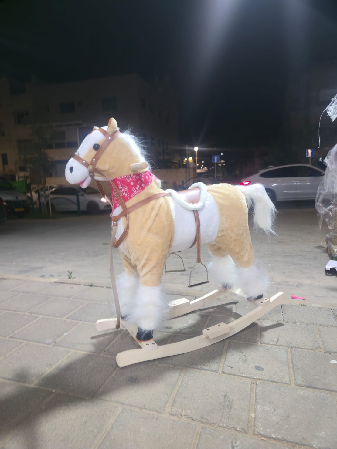 סוס נדנדה גדול