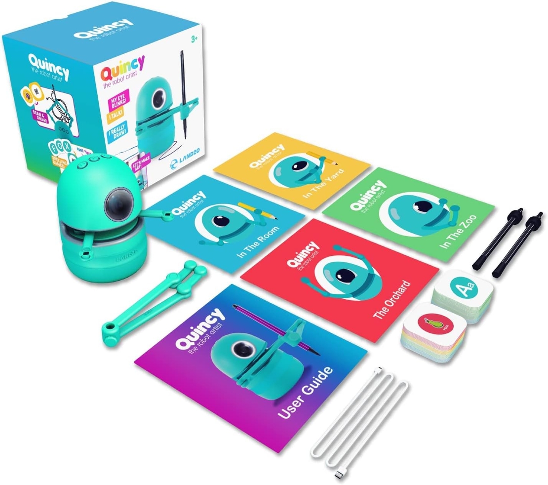 קווינסי הרובוט היצירתי דובר אנגלית