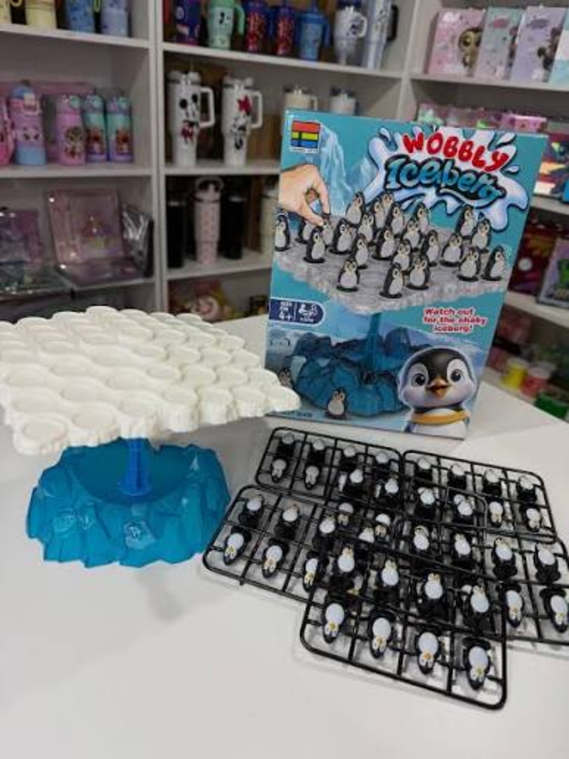 מפולת פינגווינים  Wobbly Iceberg