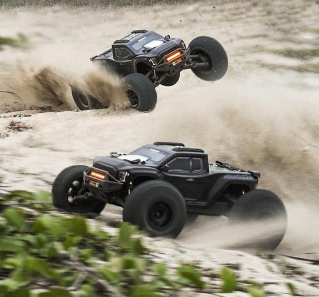 מכונית מונסטר – Rlaarlo Omni-Terminator Carbon Fiber RTR Brushless 3S 1/10 שחור