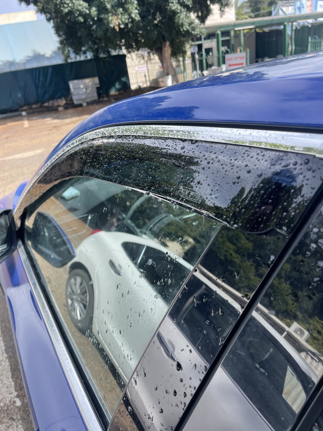 מגני רוח בהדבקה מבית Falcon ליונדאי סונטה 2019-2025 עם פס ניקל מקורי