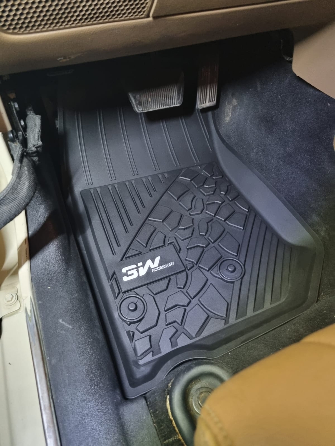 שטיחי 3w ל JKרנגלר JEEP בין השנים 2007-2019
