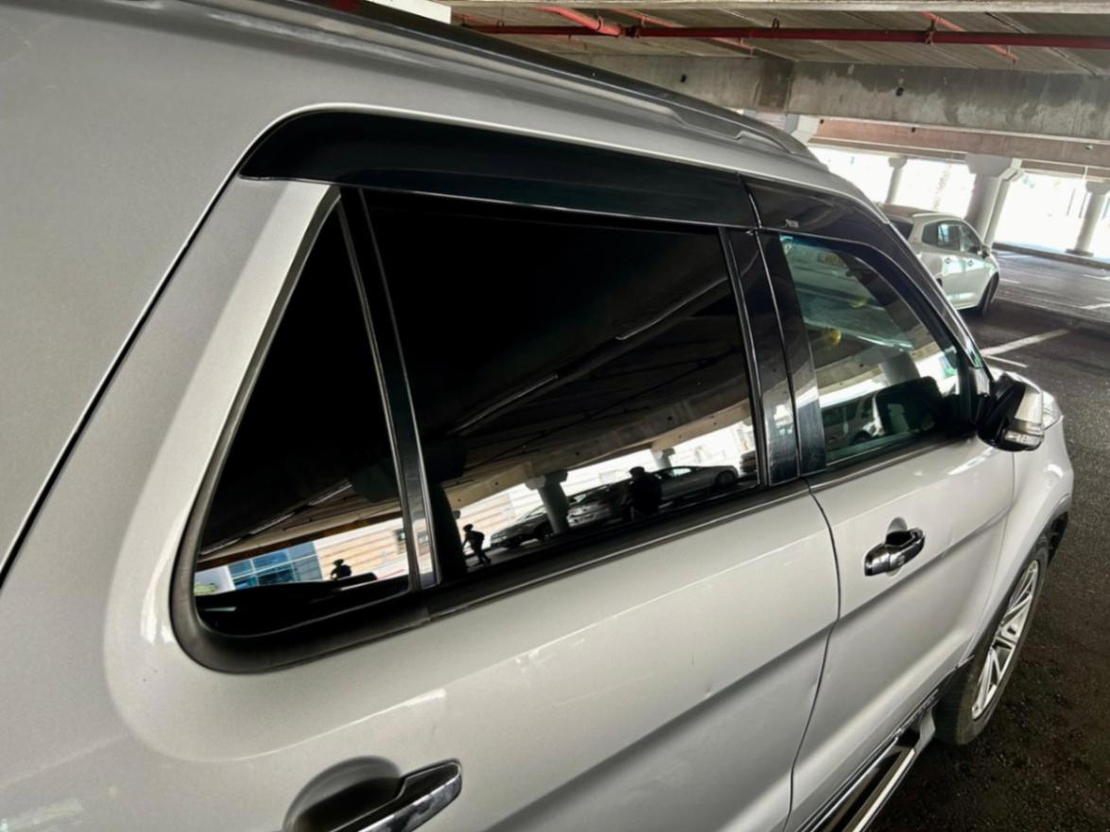 מגני רוח בהדבקה מבית Falcon עבור פורד אקספלורר 2011-2018