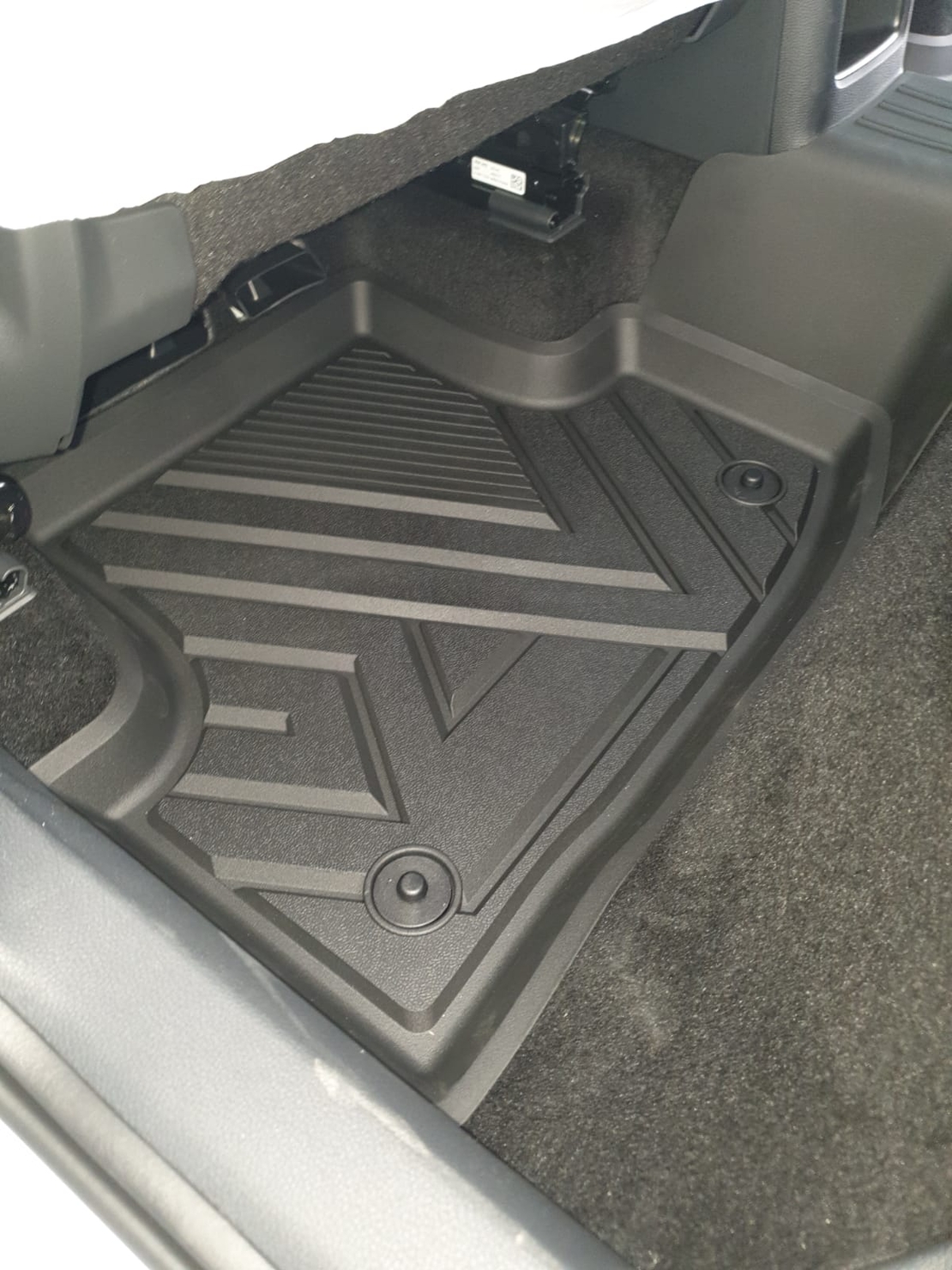 שטיחי 3w לפולקסוואגן T - roc