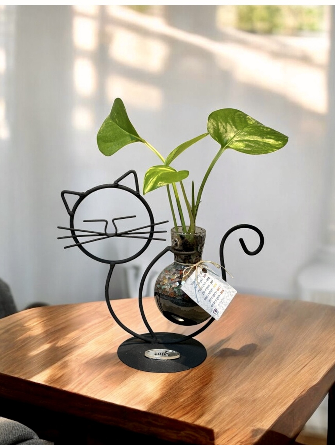 מעמד דקורטיבי חתול בשילוב אבני הקריסטל