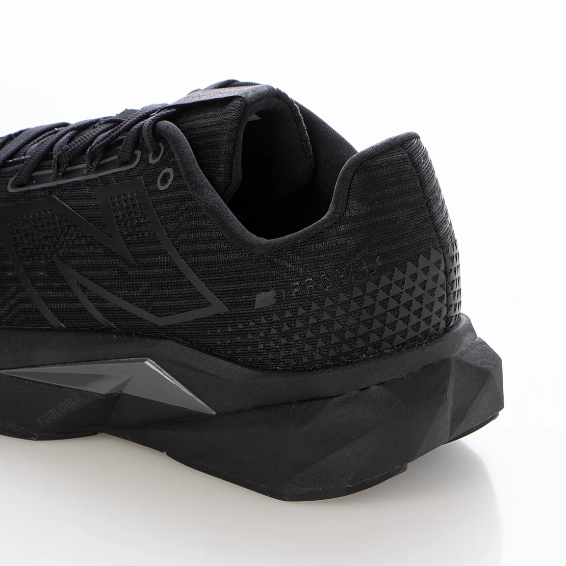 NEW BALANCE FuelCell Propel v5 2E ניו באלאנס גברים שחור