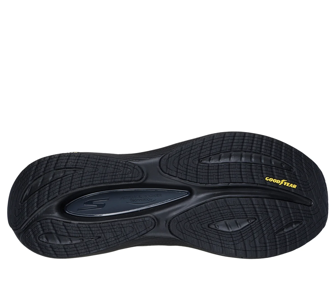 SKECHERS GOrun Max Cushioning - Propulsion סקצ'רס גברים שחור