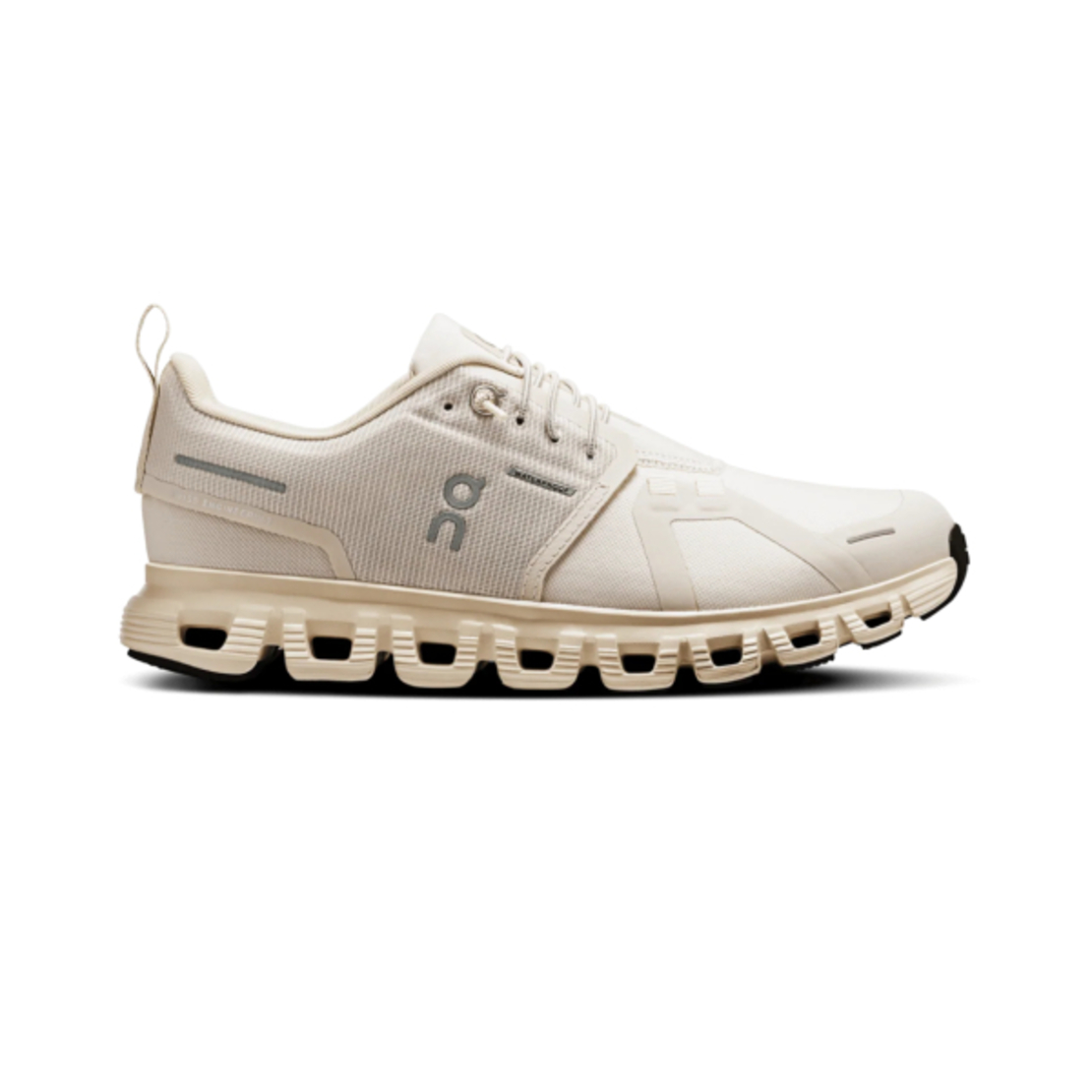 ON CLOUD 6 WATERPROOF און קלאוד נשים בהיר נגד מים