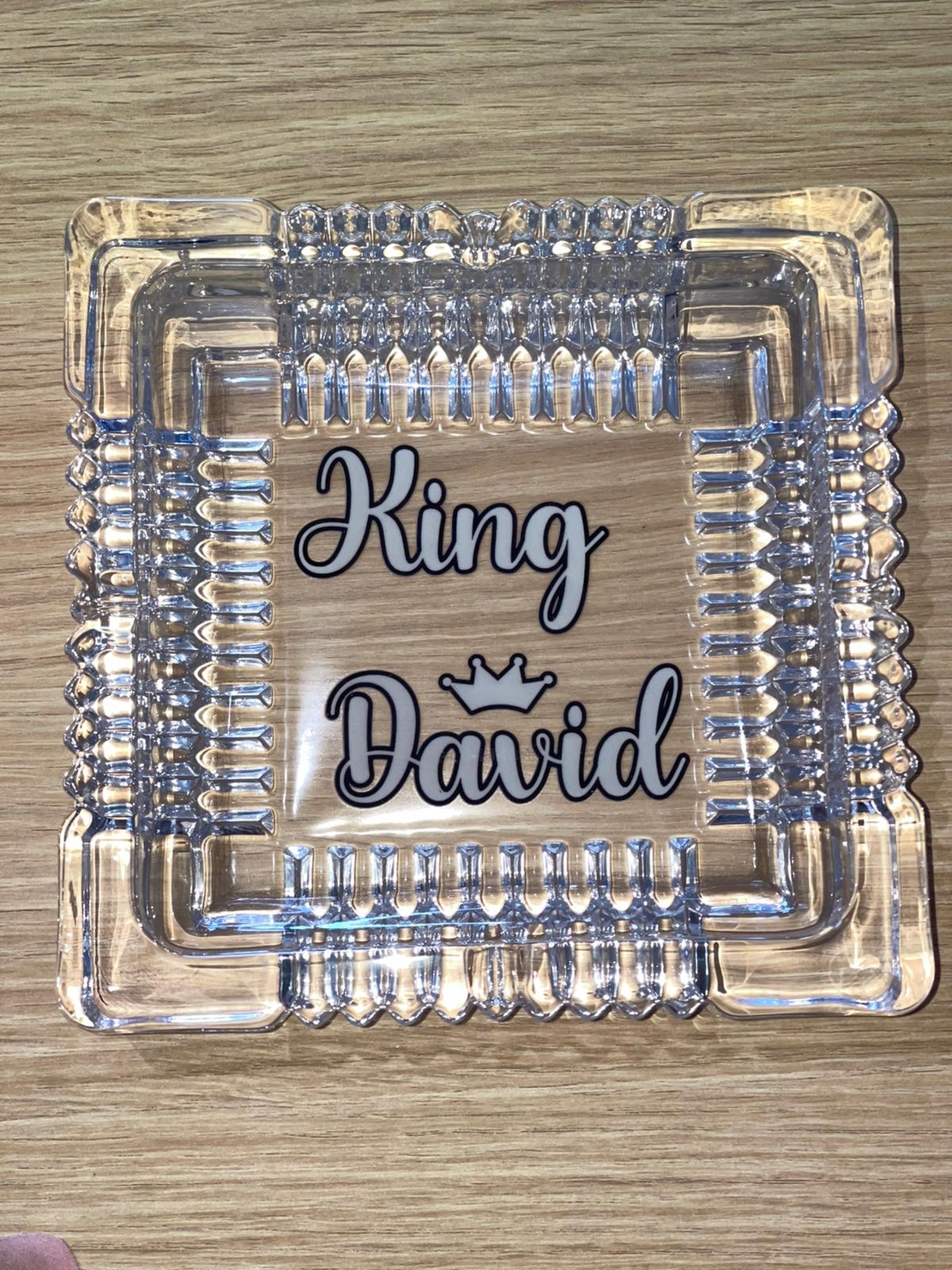 מאפרה שקופה עם הדפסה אישית