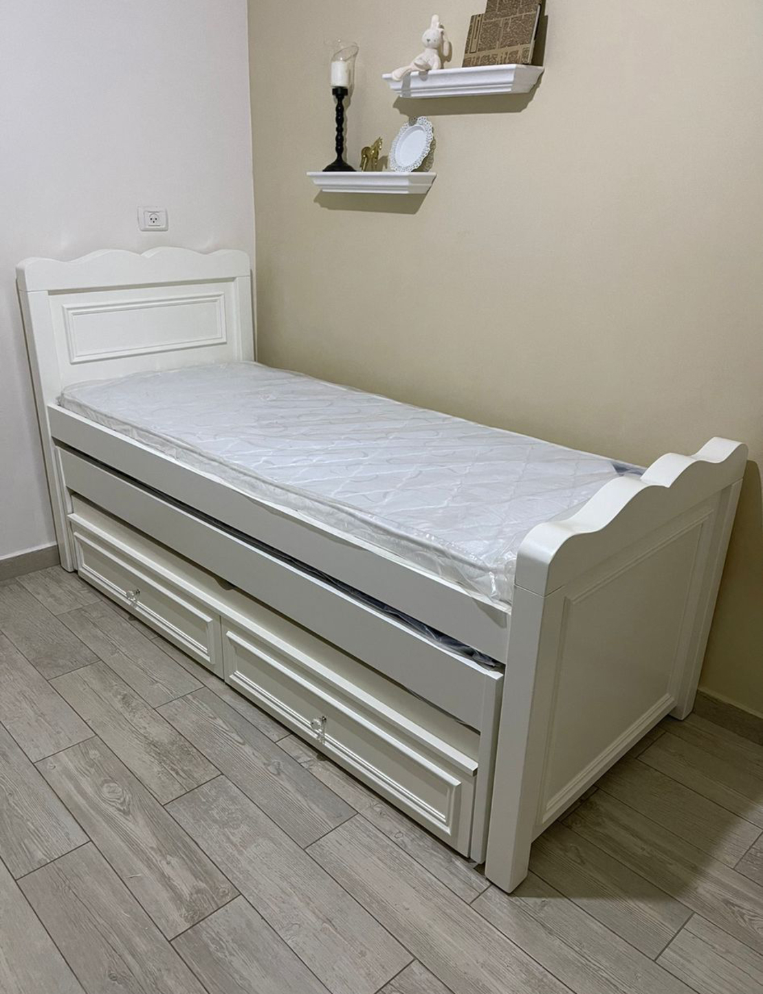 מיטת ילדים משולשת דגם לב 