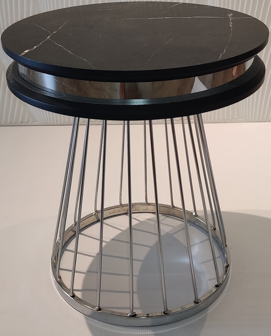 שולחן סלון עגול קטן – דגם Lika