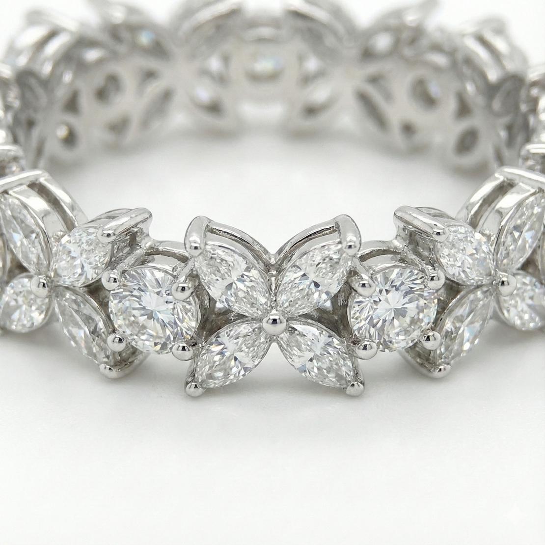 טבעת פרח משובצת - כסף 925