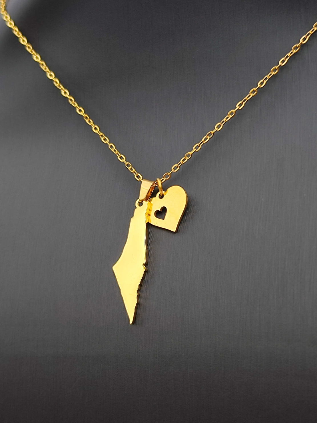 שרשרת מפת ארץ ישראל בשילוב תליון לב - זהב