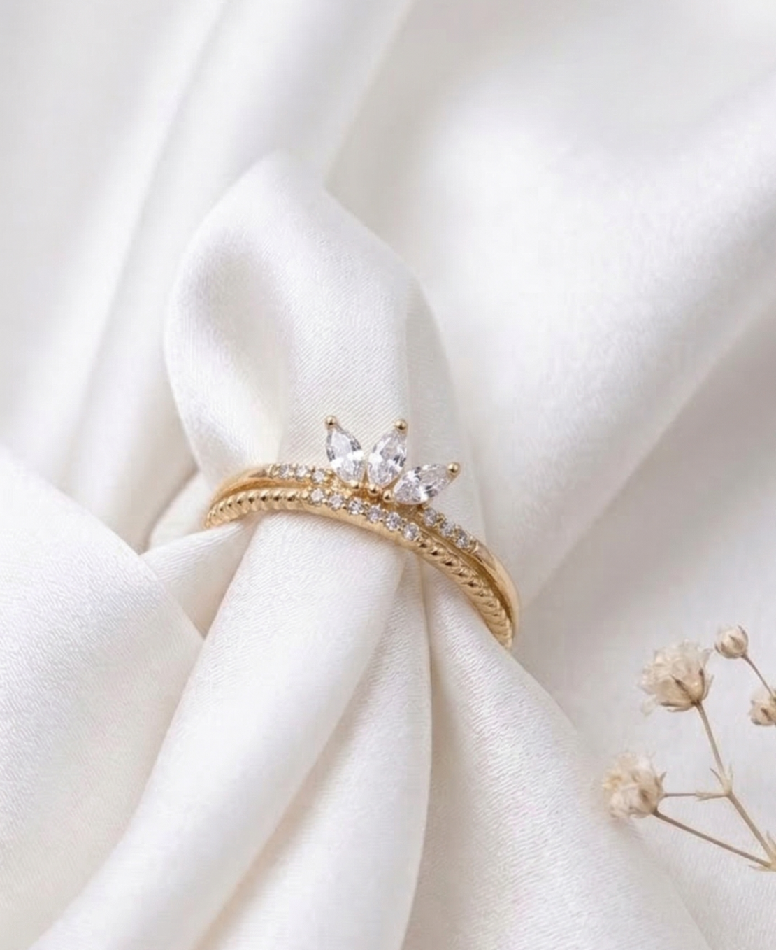 טבעת כתר ופס זירקונים שחורים/לבנים