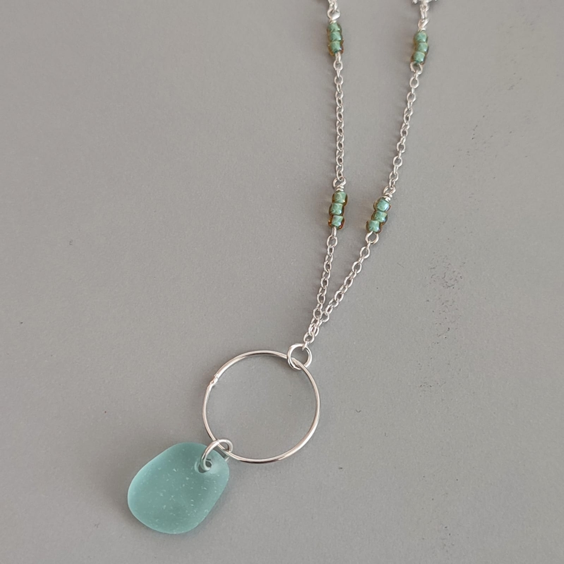 שרשרת כסף וזכוכית ים תכלת