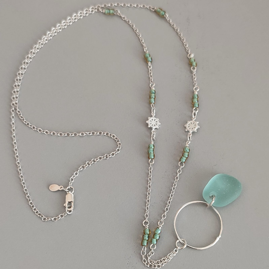 שרשרת כסף וזכוכית ים תכלת