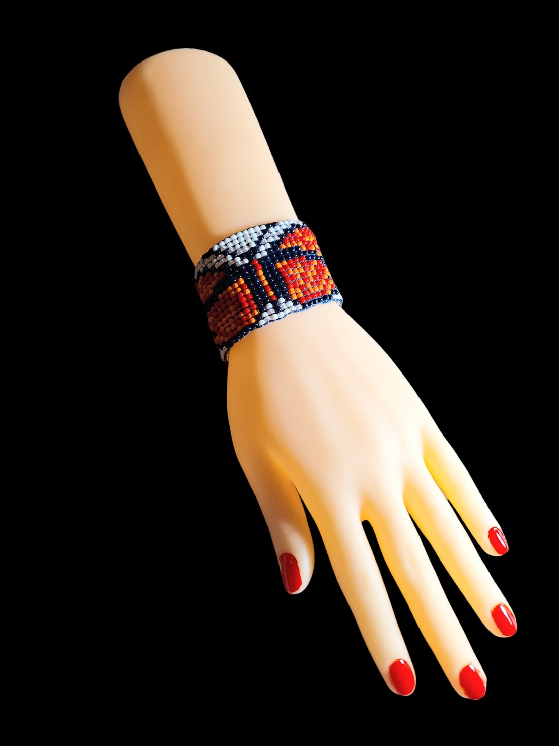 צמיד חרוזי ונציה בשיטת אריגה בנול- פרפר