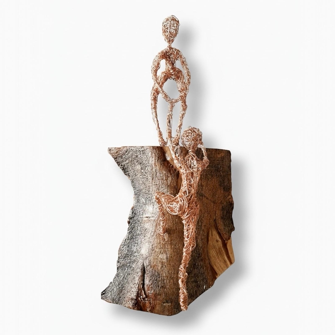 כמעט למעלה - פסל מחוטי מתכת בעבודת יד