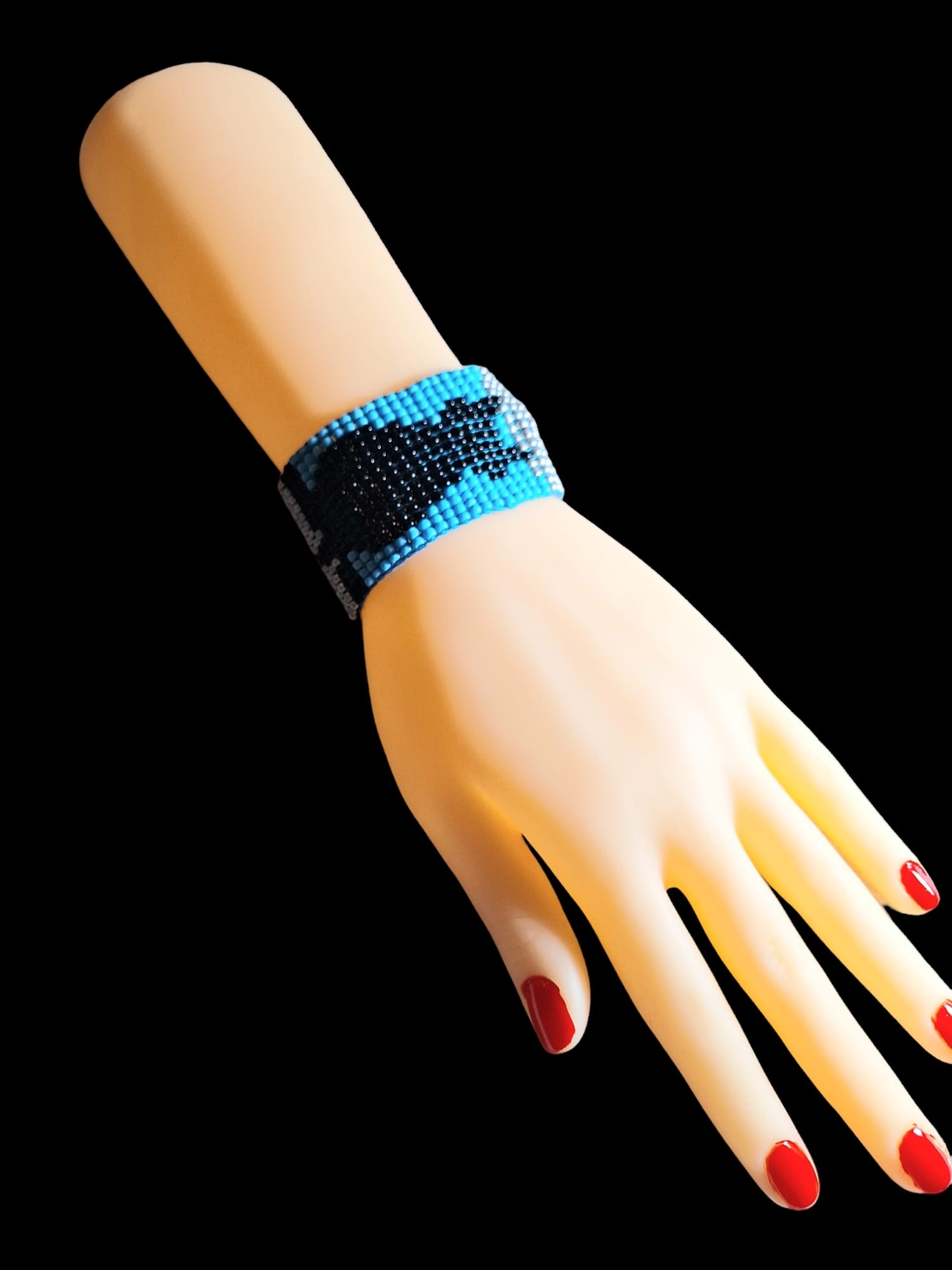 צמיד חרוזי ונציה בשיטת אריגה בנול -חתלתול