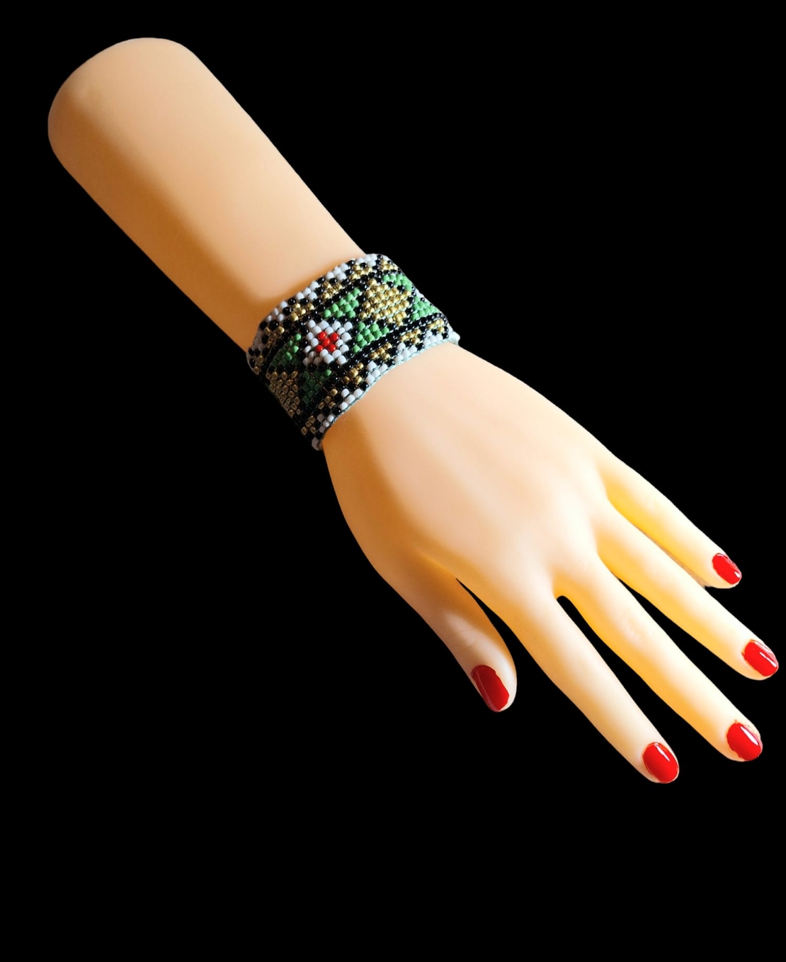 צמיד חרוזיונציה בשיטת אריגה בנול -ירוק עולה