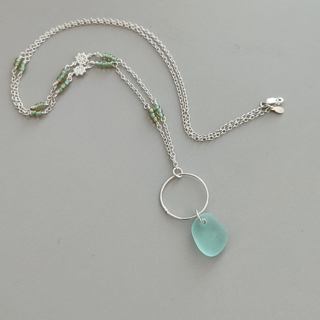 שרשרת כסף וזכוכית ים תכלת