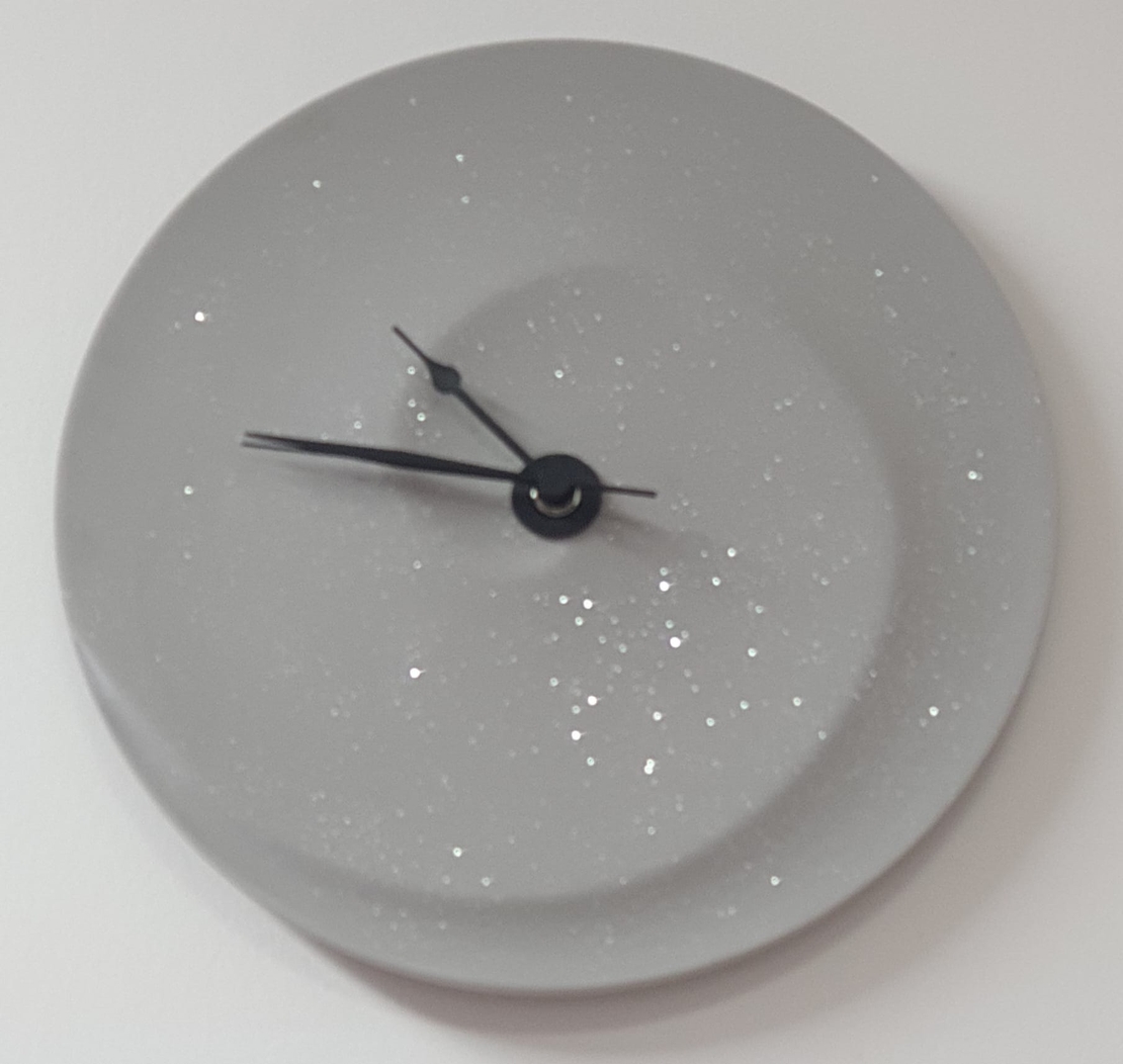 שעון קיר מגבס אקרילי