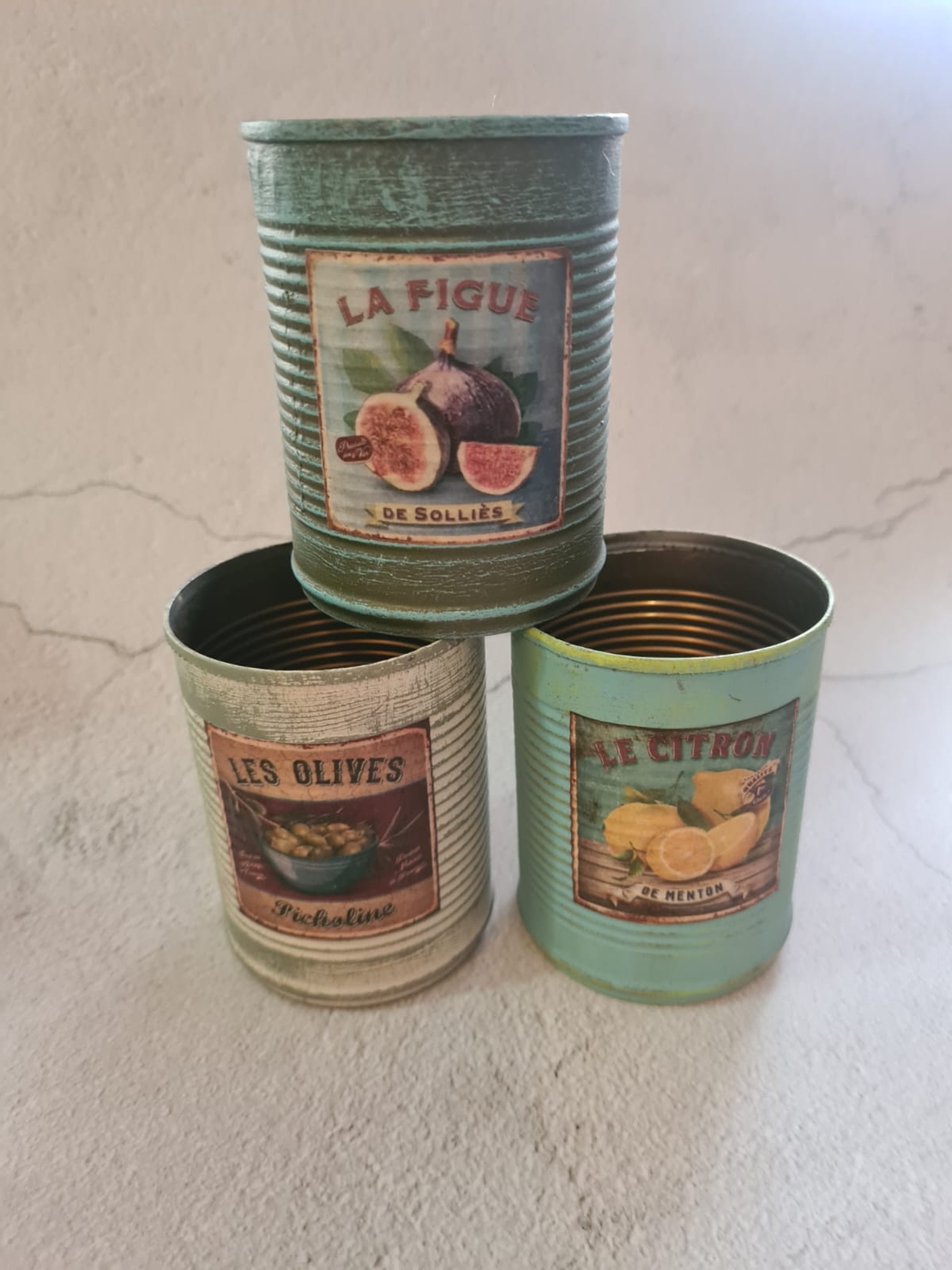 שלישיית קופסאות פח עגולות ממוחזרות
