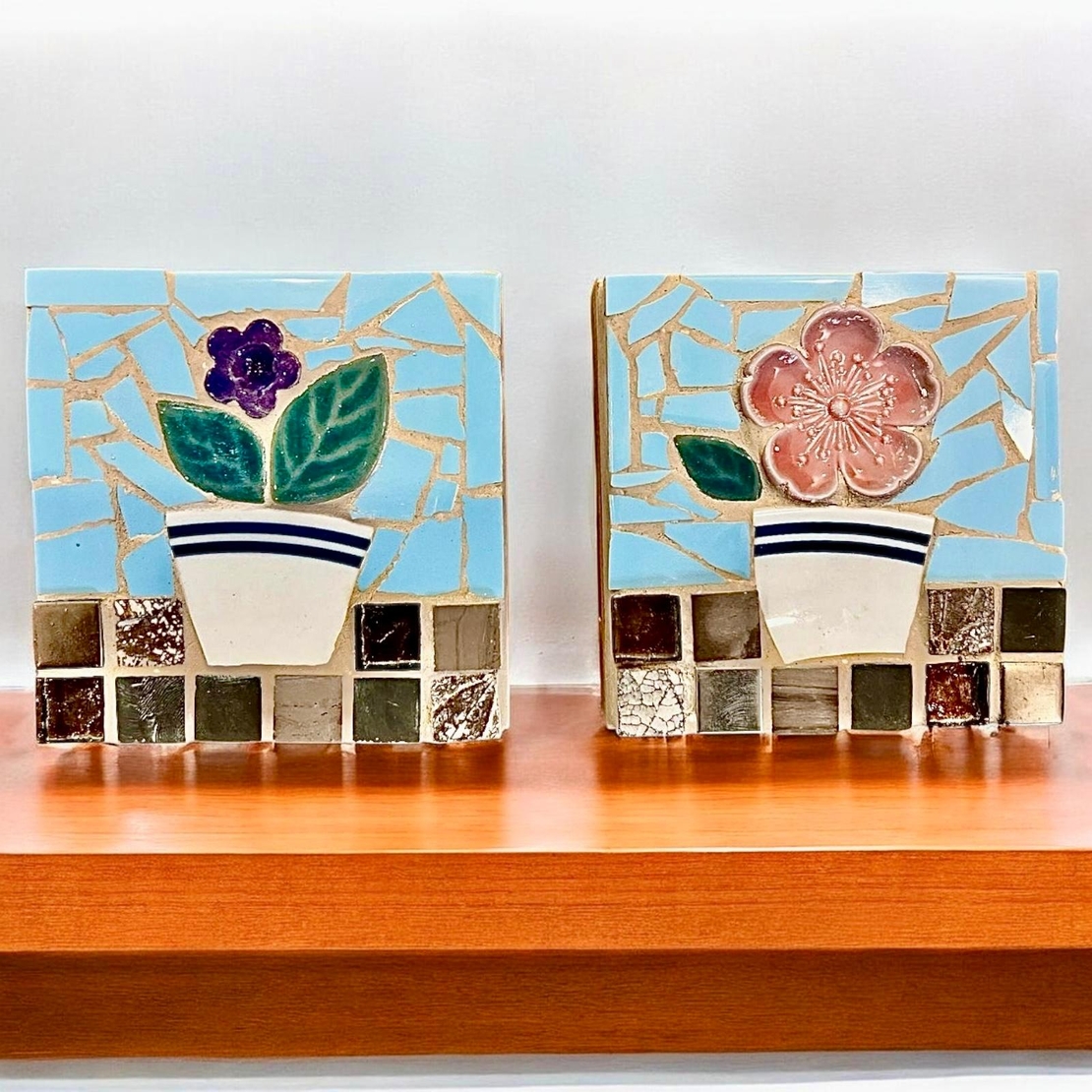 2 תמונות מיני פסיפס בעבודת יד- פרחים