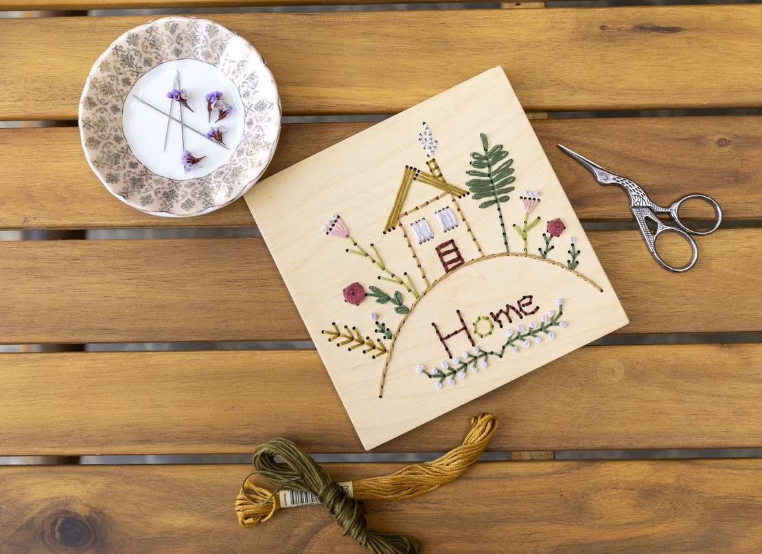 ערכת ריקמה HOUSE ON THE HILL