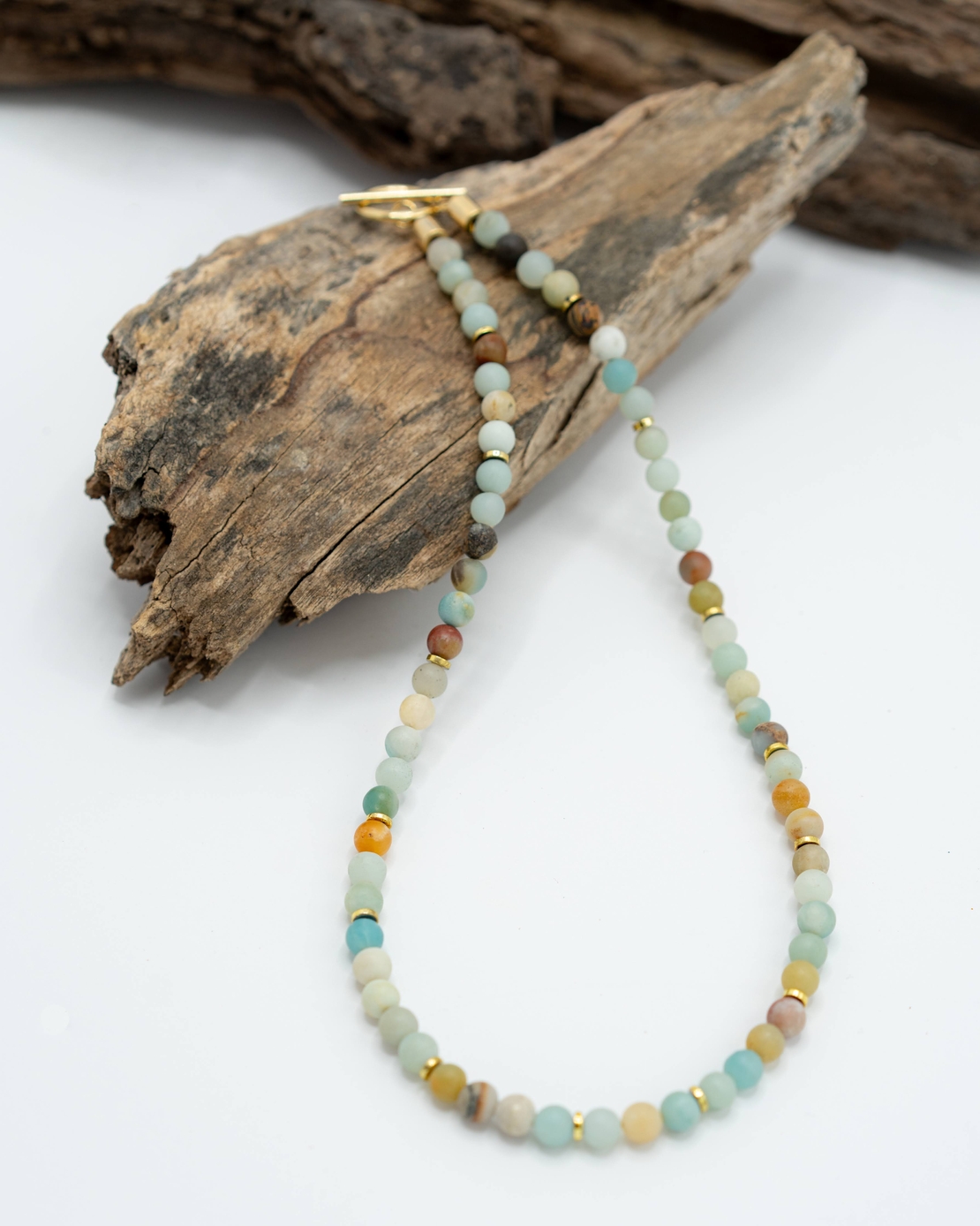 שרשרת נטע-מחרוזי אמזונייט והמטייט זהב