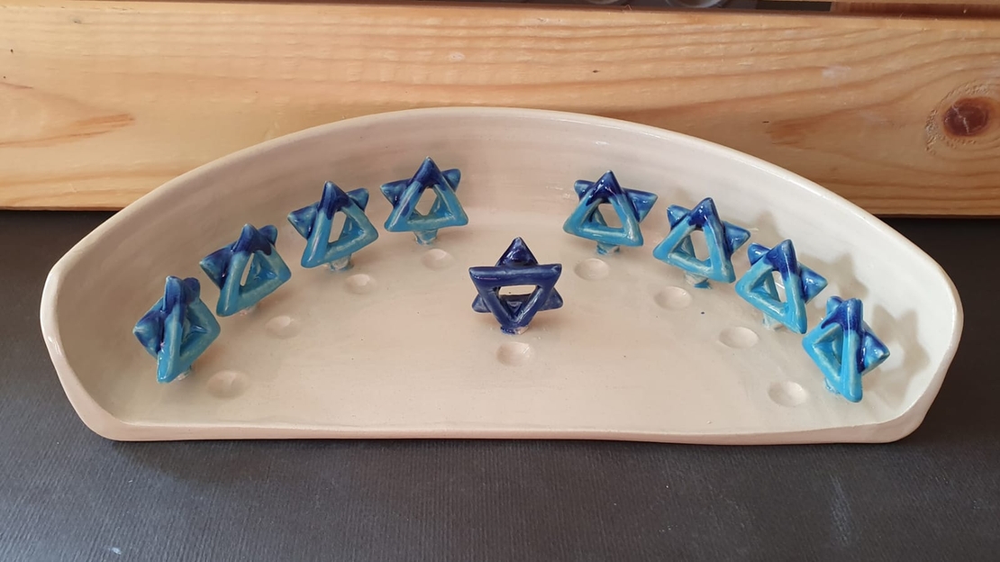 חנוכייה עבודת יד מקרמיקה עם מגן דוד