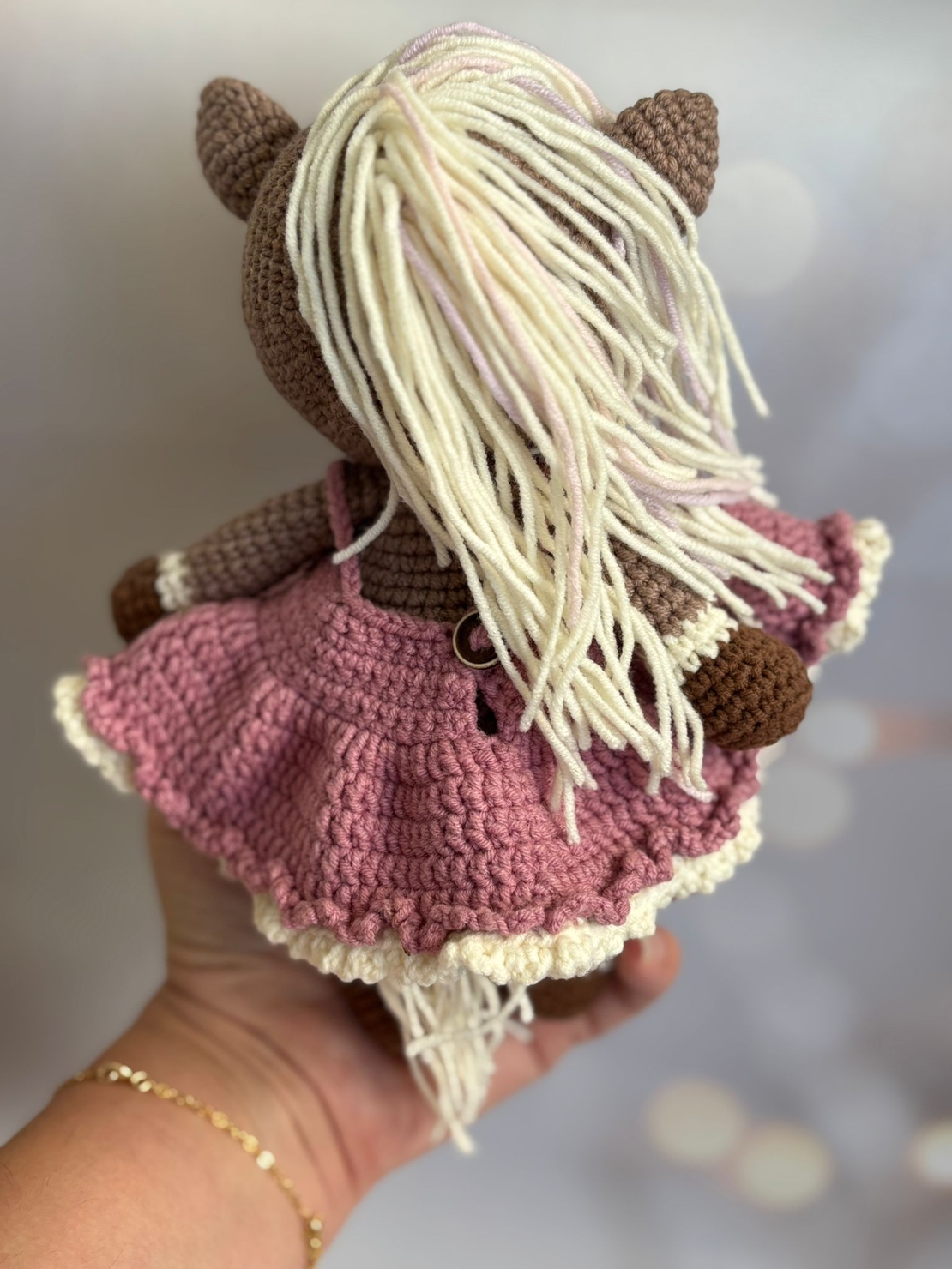 בובת סוס סרוגה בעבודת יד