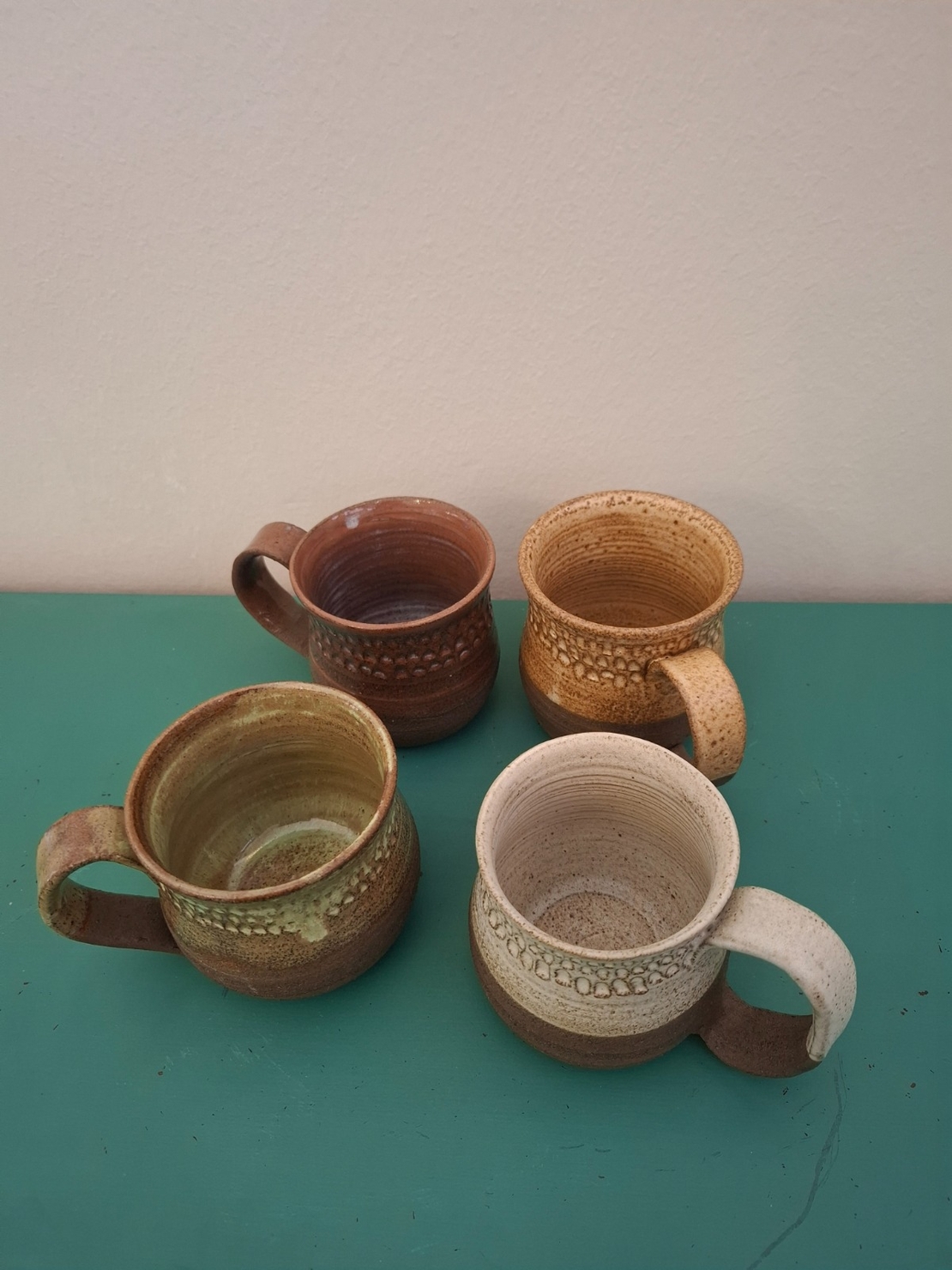 4 ספלי מאג בצבעים בעבודת יד