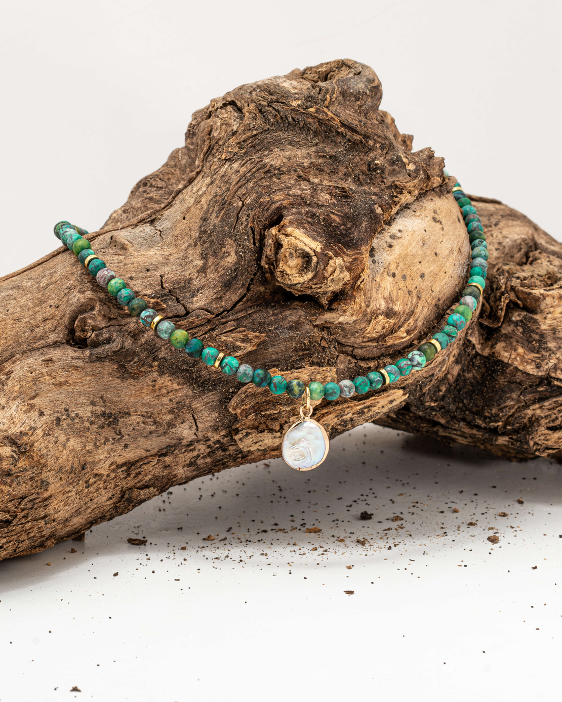 שרשרת אביה- מחרוזי טורקיז אפריקאי והמטייט זהב