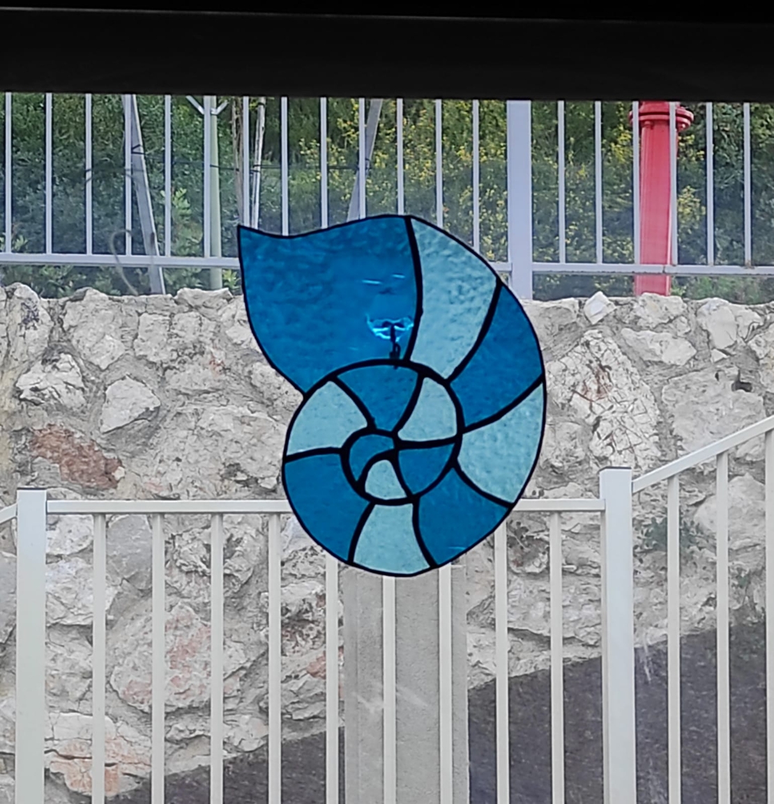 קונכיה מזכוכיות שקופות בעבודת יד