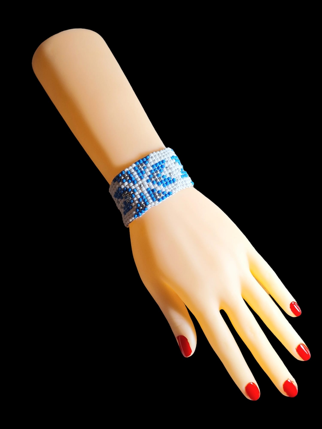 צמיד חרוזי ונציה בשיטת אריגה בנול- גווני תכלת- לבן- כסף